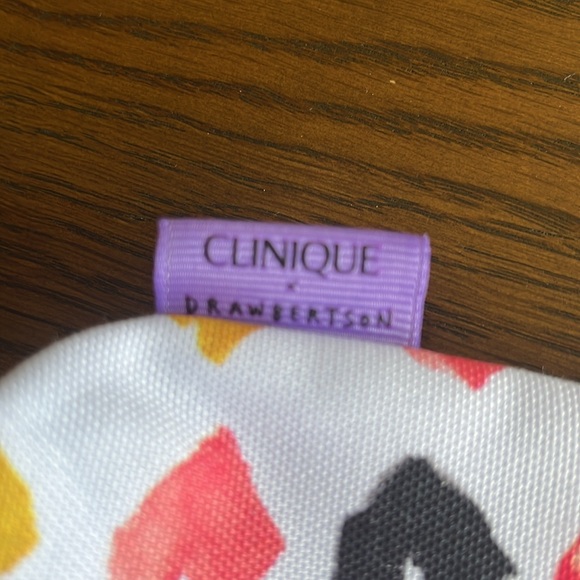 NWT 13 PIECE ALL ABOUT LIPS BUNDLE - Picture 6 of 6